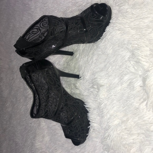 Black mesh heals - Picture 2 of 3
